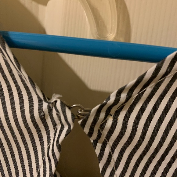 Cropped open back tank - Picture 3 of 4